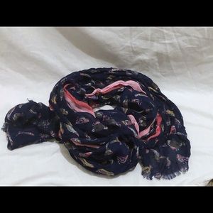 GAP scarf